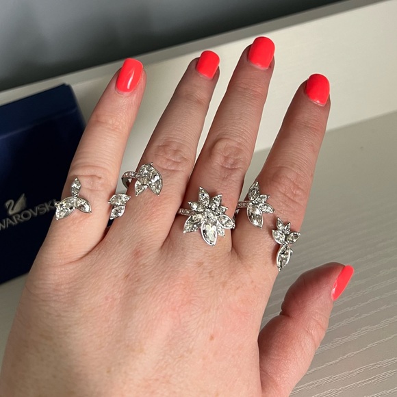 Swarovski Jewelry - Swarovski Floating Multi Finger Ring - Silver Flowers